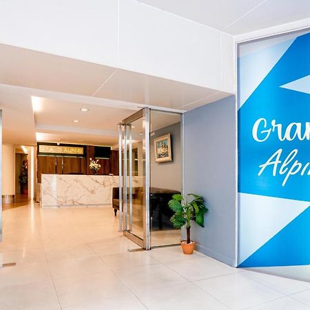 Grand Alpine Hotel Bangkok Zewnętrze zdjęcie