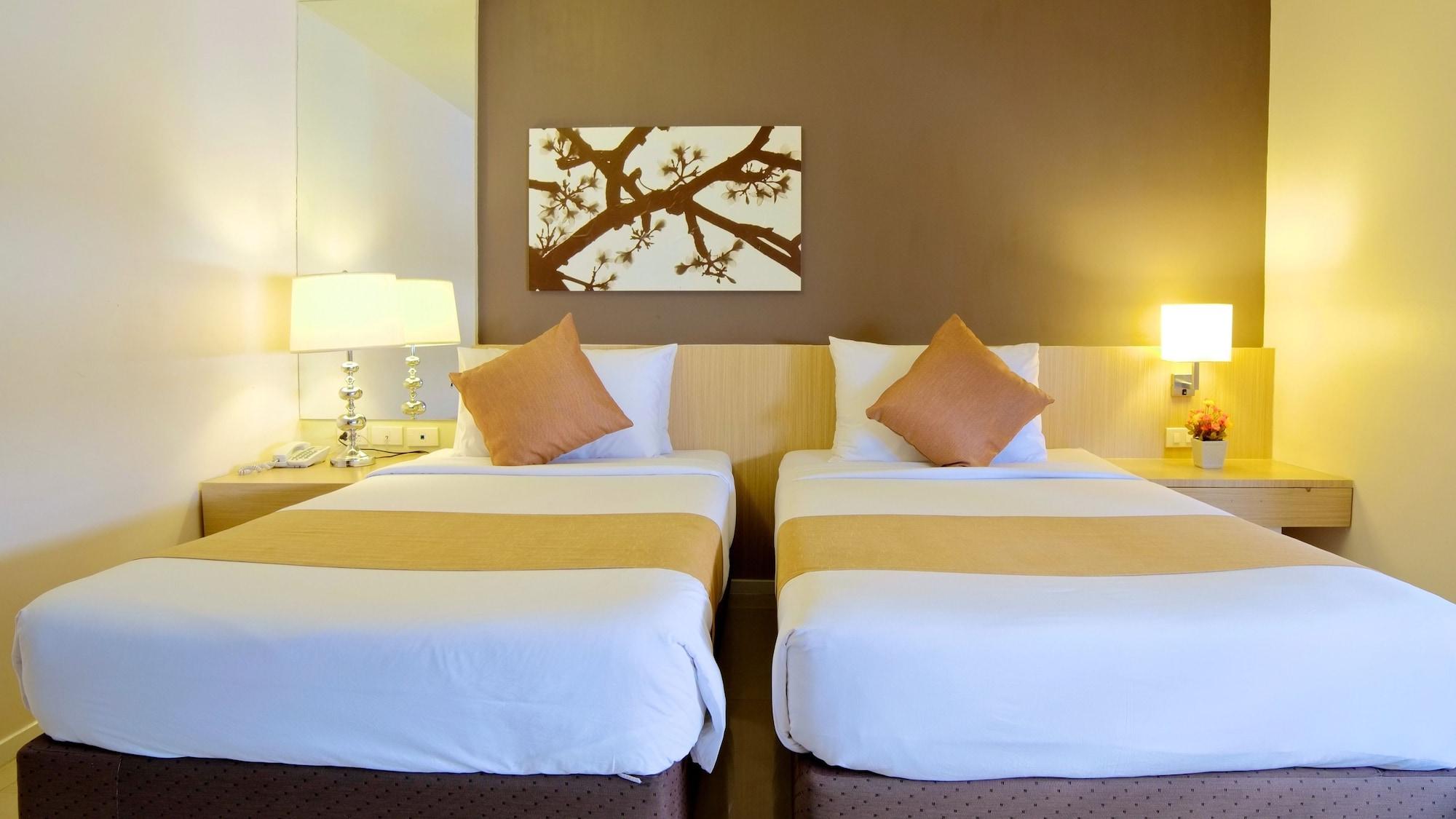 Grand Alpine Hotel Bangkok Zewnętrze zdjęcie