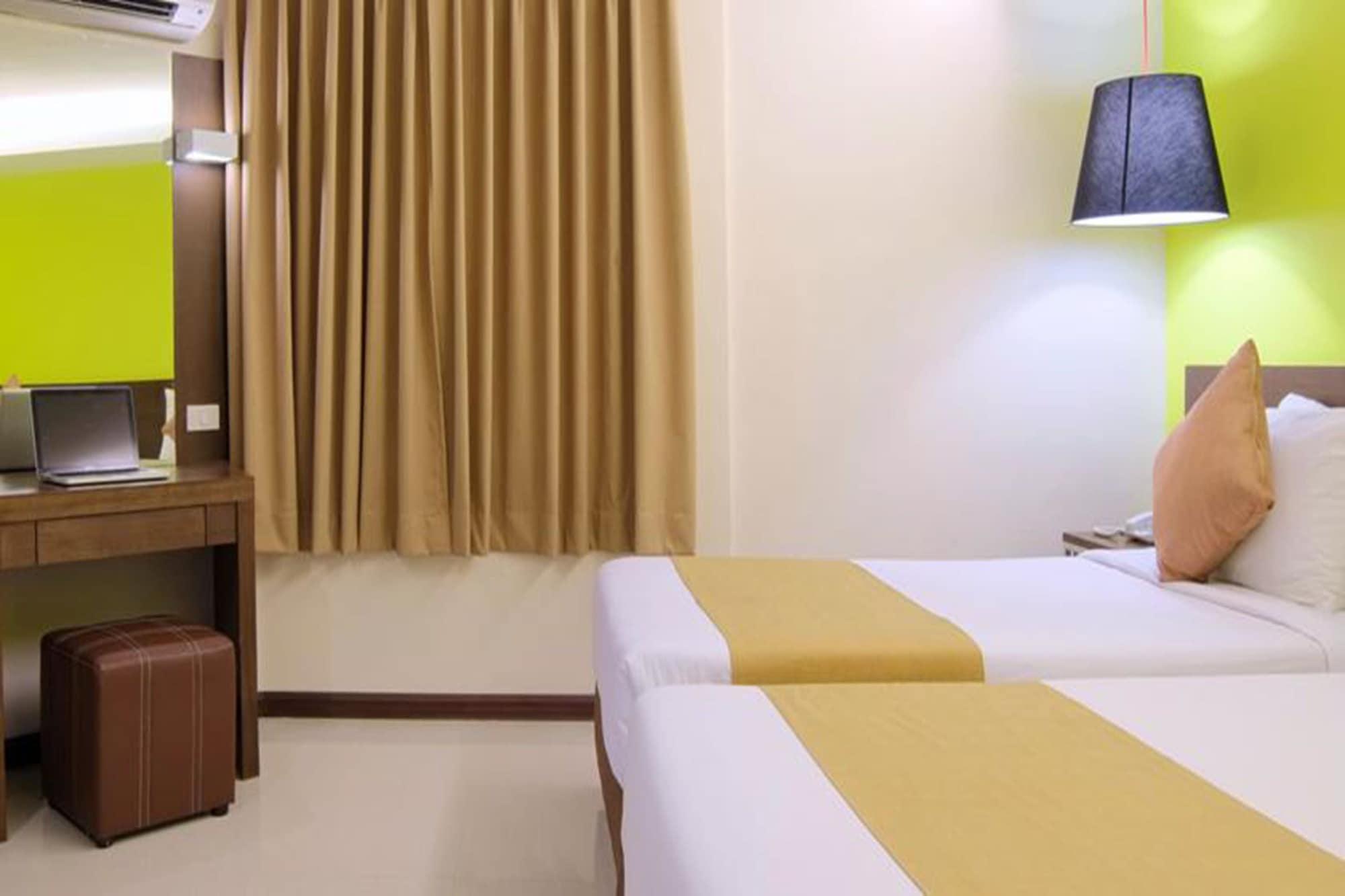 Grand Alpine Hotel Bangkok Zewnętrze zdjęcie