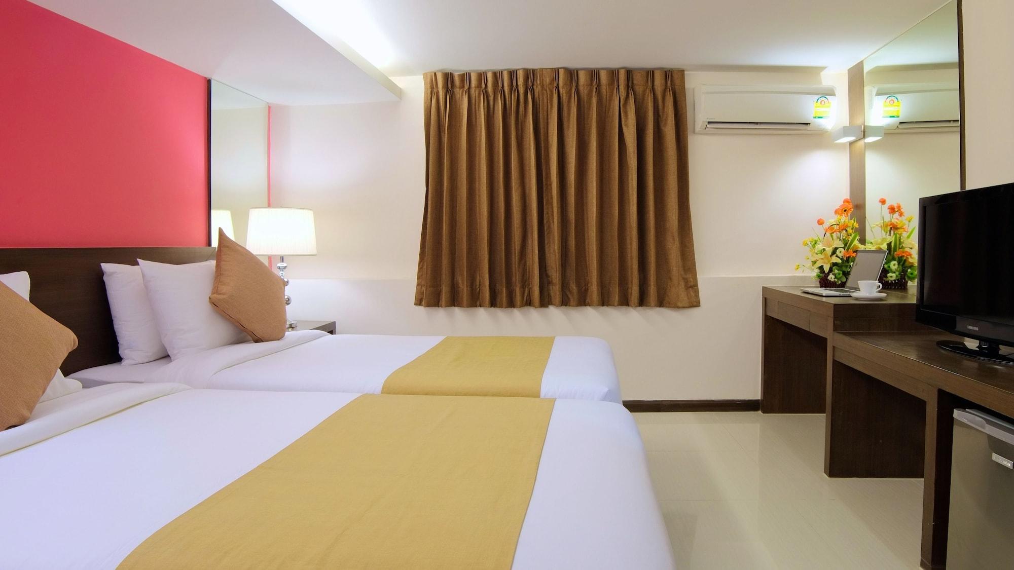 Grand Alpine Hotel Bangkok Zewnętrze zdjęcie