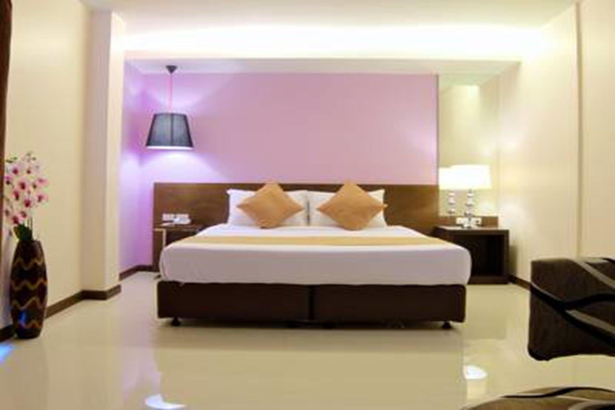 Grand Alpine Hotel Bangkok Zewnętrze zdjęcie