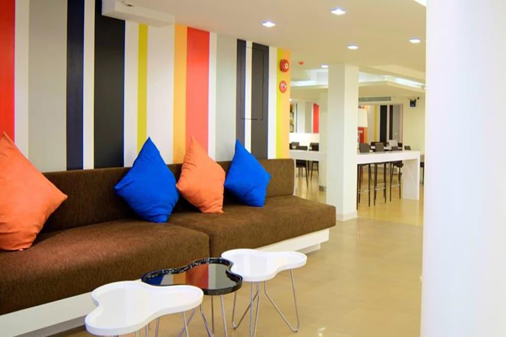 Grand Alpine Hotel Bangkok Zewnętrze zdjęcie