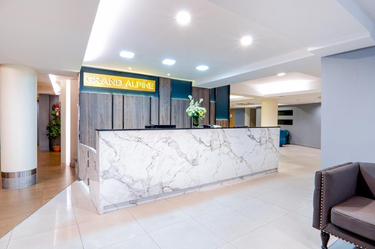 Grand Alpine Hotel Bangkok Zewnętrze zdjęcie