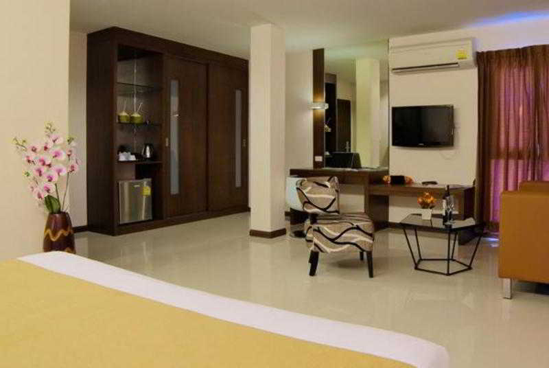 Grand Alpine Hotel Bangkok Zewnętrze zdjęcie