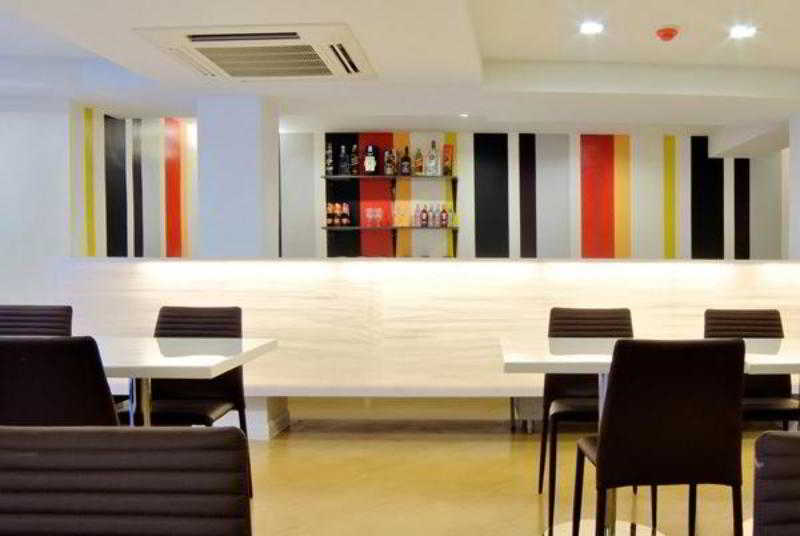 Grand Alpine Hotel Bangkok Zewnętrze zdjęcie