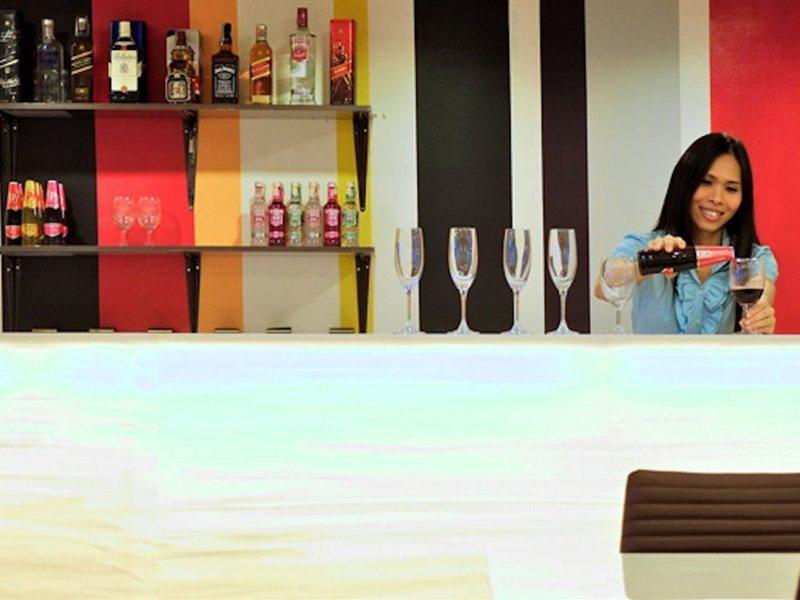 Grand Alpine Hotel Bangkok Zewnętrze zdjęcie