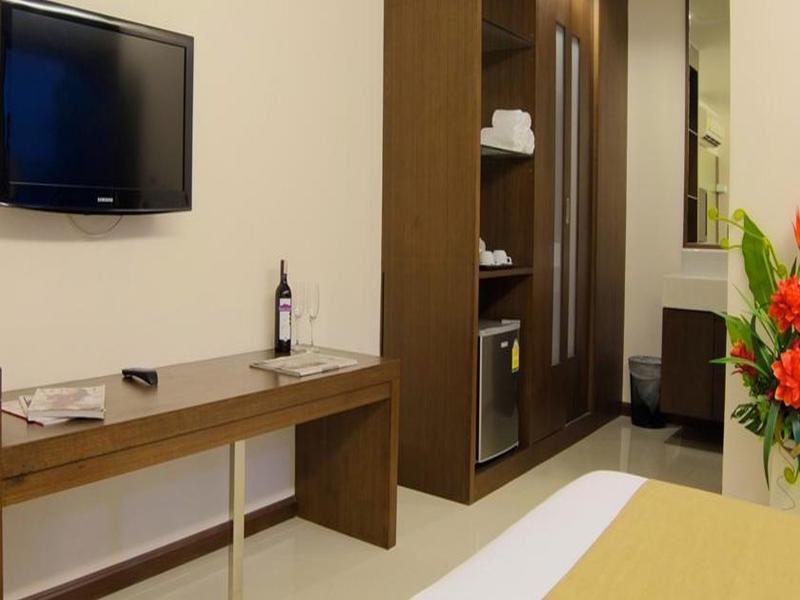 Grand Alpine Hotel Bangkok Zewnętrze zdjęcie