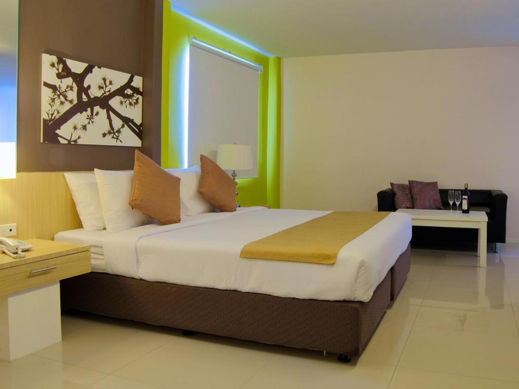 Grand Alpine Hotel Bangkok Zewnętrze zdjęcie