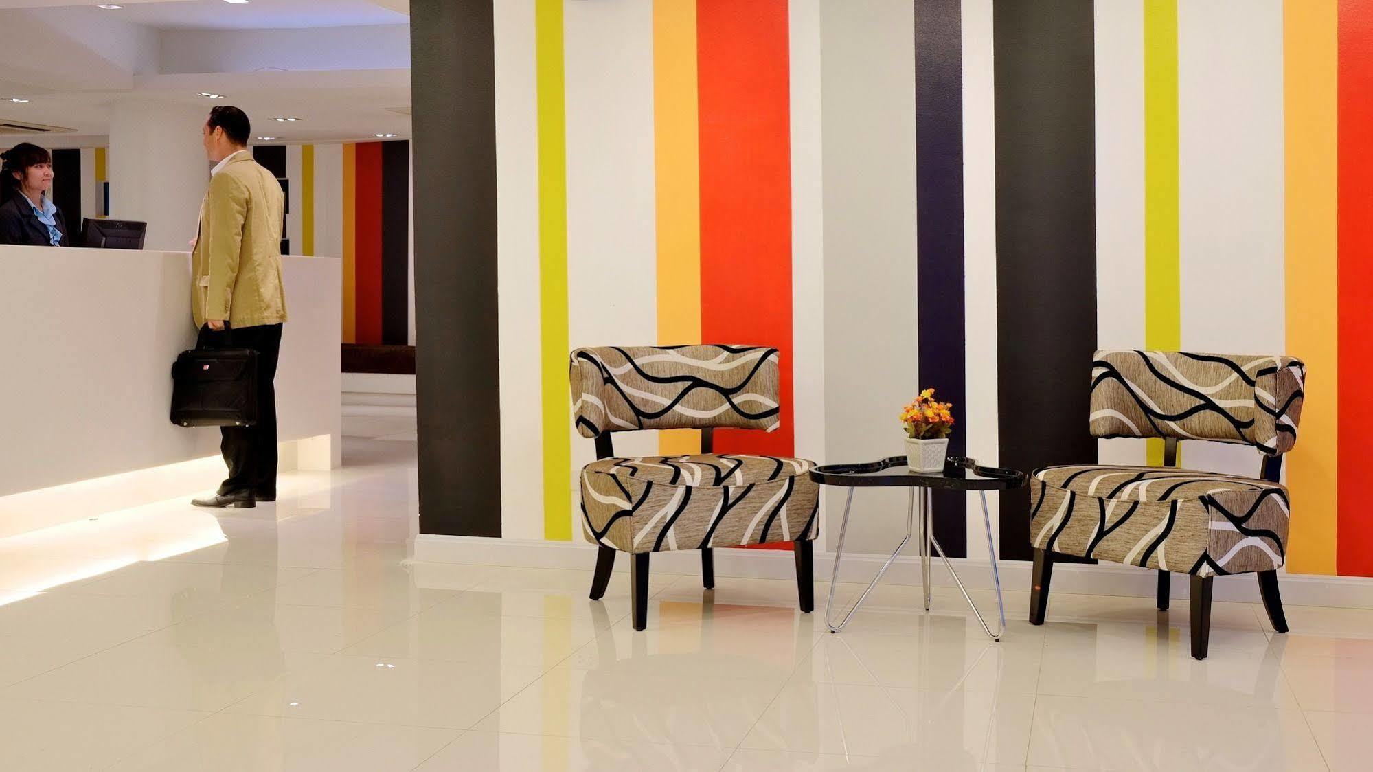 Grand Alpine Hotel Bangkok Zewnętrze zdjęcie
