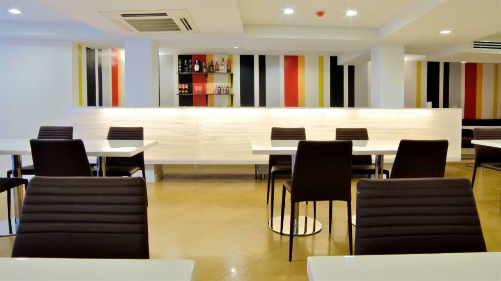 Grand Alpine Hotel Bangkok Zewnętrze zdjęcie